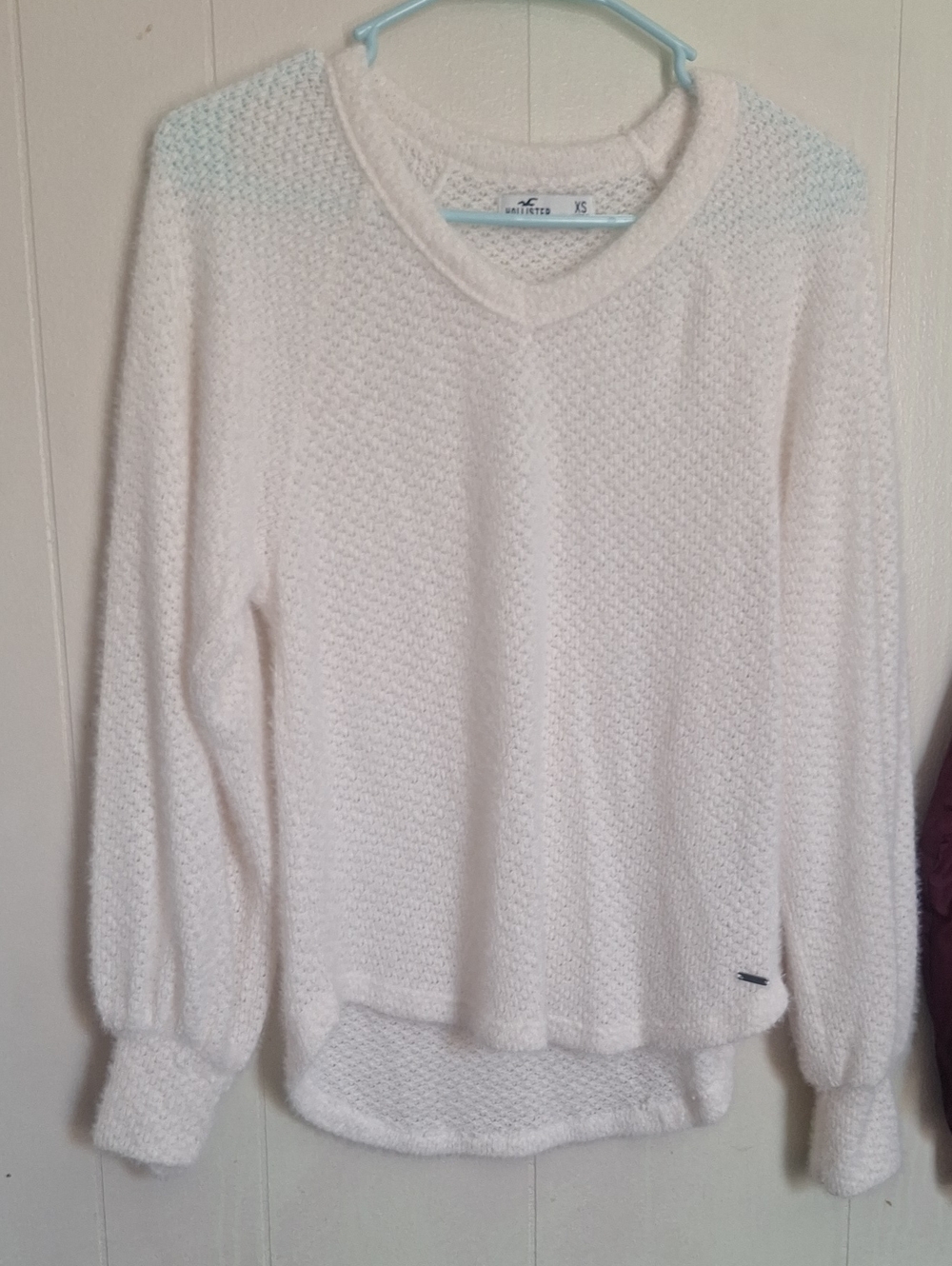 Barefoot Dreams Women's Cozy V-Neck Sweater in Ivory
